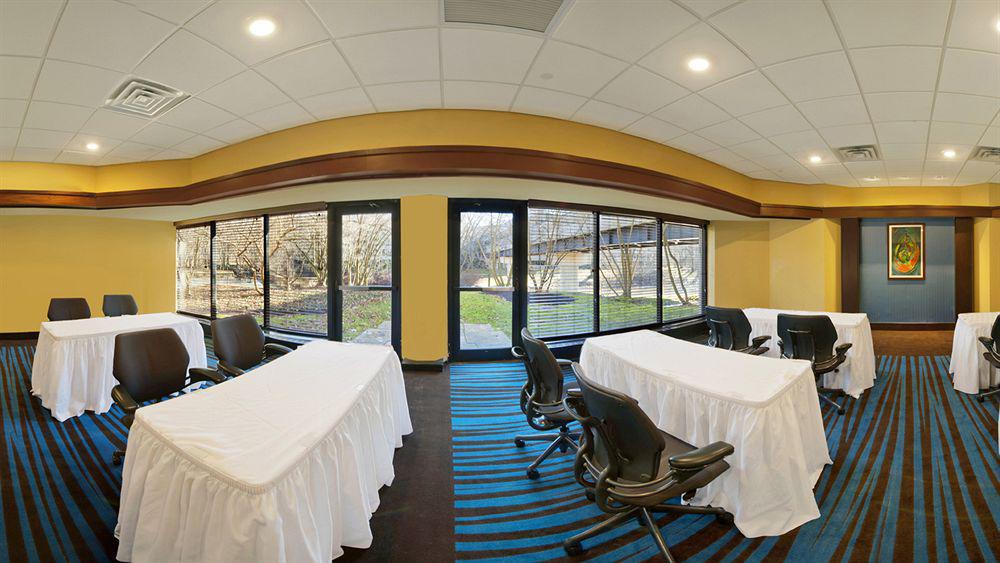 Holiday Inn Express Princeton Southeast By Ihg Plainsboro Buitenkant foto