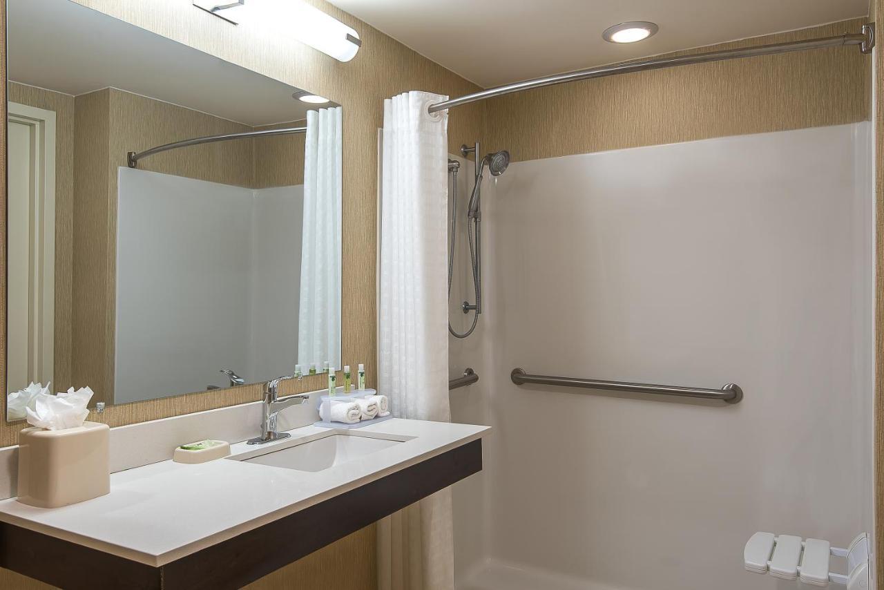 Holiday Inn Express Princeton Southeast By Ihg Plainsboro Buitenkant foto